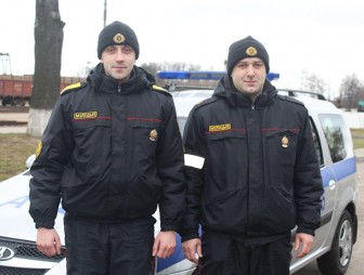 Вам будет интересно узнать, как сотрудники Мостовского отделения Департамента охраны помогли автомобилисту