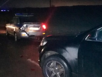 Под Гродно пьяный водитель на кроссовере врезался в милицейский автомобиль