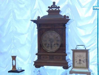 В Гродно открылась выставка старинных часов и календарей