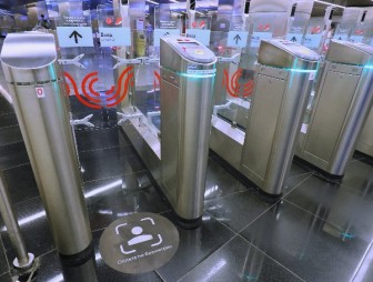 В московском метрополитене начали тестировать оплату по лицу на пассажирах