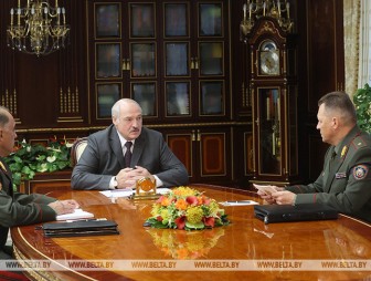 'Главная задача - сохранить людей' - Лукашенко принял с докладом главу МЧС