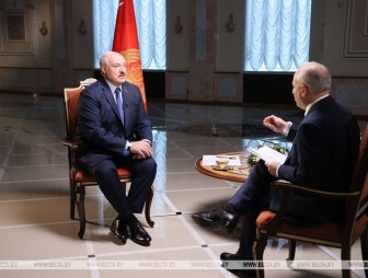 'Британский штамм CNN'. Лукашенко в интервью Би-би-си опроверг расхожие фейки