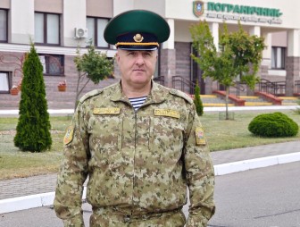 Мостовчанин Виктор Шульгач - 24 года верной службы