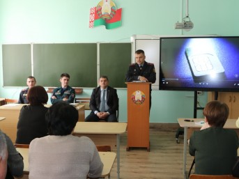 Областная информационная группа выступила в гимназии №1 г. Мосты