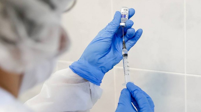 Вакцинация от коронавируса началась во всех регионах России
