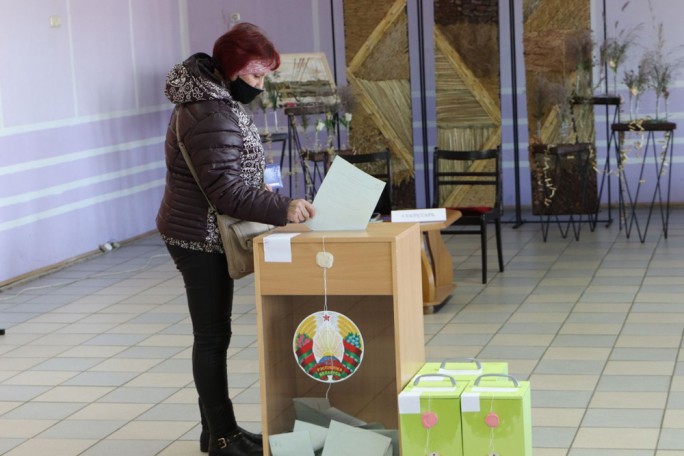 Активнее мы – сильнее Беларусь. Жители Правых Мостов голосуют за позитивное развитие страны