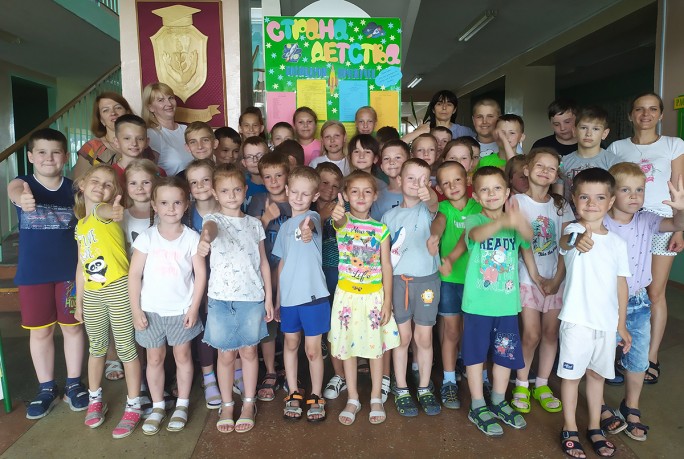 Учащиеся Правомостовской средней школы пели песни о Беларуси и состязались в ловкости