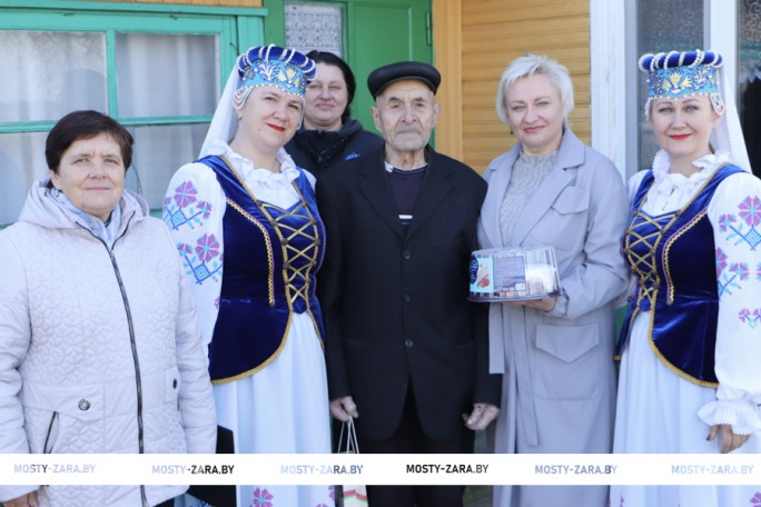С добром и уважением: ветеран Великой Отечественной войны Мостовского района Николай Михайлович Бобко встречал гостей
