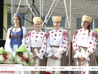 Ёсць хлеб – будзе і песня