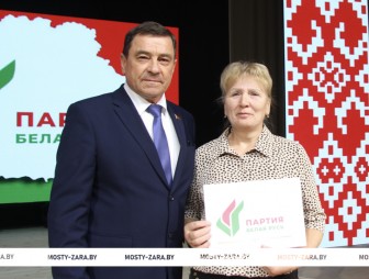 В Мостах открыли XV декаду «Золотой возраст»