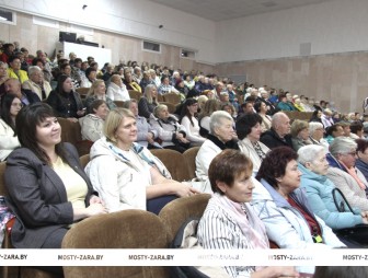 В Мостах открыли XV декаду «Золотой возраст»