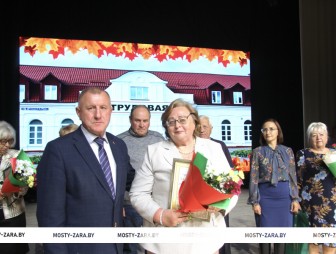 В Мостах открыли XV декаду «Золотой возраст»