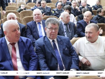 Гордость и доблесть страны – в Мостах состоялось торжественное мероприятие, посвящённое Дню милиции