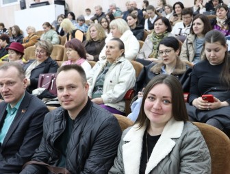 В Мостах состоялись торжественное собрание и праздничный концерт, посвящённые Дню Конституции Республики Беларусь