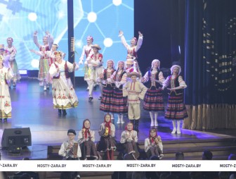 Своим трудом прославляют Мостовщину