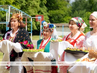 Ад танца душа пяе: як на Мастоўшчыне захоўваюць сапраўдны народны танец ‒ кадрылю