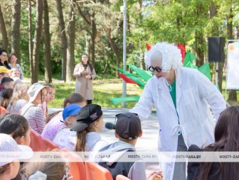 Путешествие в страну детских грёз: как в Мостах отметили День защиты детей