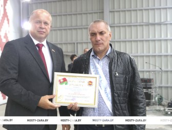 В Мостах на районных Дожинках-2026 чествовали передовиков жатвы