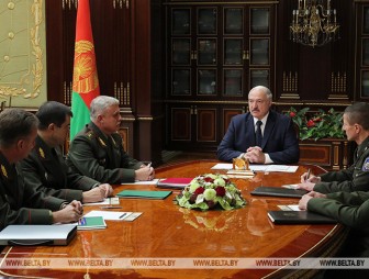 Александр Лукашенко собрал совещание по развитию правительственной связи