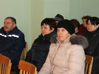 Заместитель председателя райисполкома Марина Давыдик встретилась с коллективом Мостовского ремонтного завода