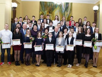 Талантливая молодёжь Мостовщины награждена премией имени Дубко