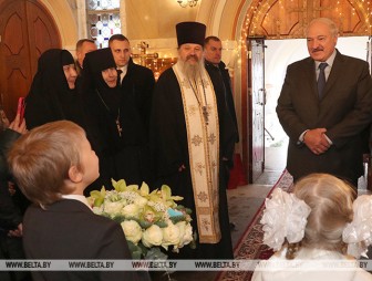 'В единстве залог наших успехов' - Александр Лукашенко в Рождество приехал в храм Свято-Елисаветинской обители