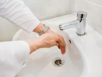 Эксперты назвали мытье рук – главным оружием против коронавируса