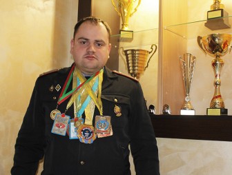 Как лейтенант мостовской милиции Руслан Стефанович установил рекорд и попал в книгу Гиннесcа