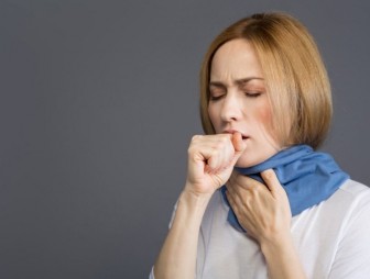 Беспричинные приступы кашля могут указывать на наличие тяжёлого заболевания