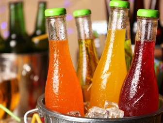 Напитки, которые запрещено хранить вне холодильника