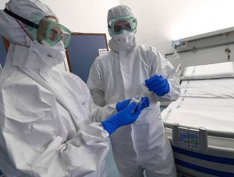 Число ввозных случаев коронавируса в КНР вдвое превысило случаи заражения внутри страны