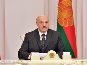 Александр Лукашенко требует использовать иностранную безвозмездную помощь исключительно на соццели