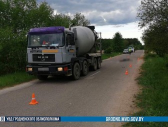 В Гродненском районе под колесами грузовика погиб велосипедист