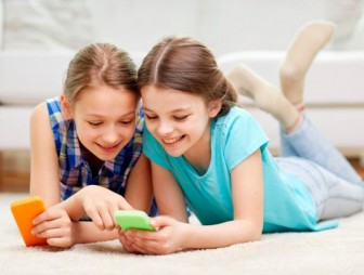 Смартфон может быть полезен: нескучные каникулы для юных мостовчан в онлайн-режиме