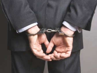 Коррупции – бой. Прокуратурой Мостовского района возбуждены уголовные дела за злоупотребление служебными полномочиями