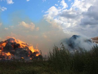 Подробности пожара под Гродно, где сгорело 80 тонн соломы