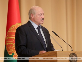 Александр Лукашенко: первейший и наиважнейший вопрос - сохранить страну