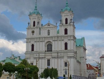 И государство, и костел призваны служить людям и стремятся к тому, чтобы в стране царили мир, покой и единство