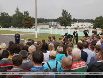 Александр Лукашенко: мы не можем позволить разрушать страну