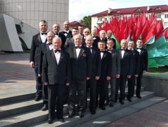 Мужской народный хор Мостовского РЦК возобновил репетиции и приглашает в свои ряды новых участников