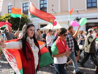 За мирную Беларусь, против раскола в обществе. В центре Гродно прошла акция в поддержку мира и спокойствия в стране