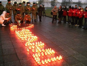 Лампады для павших воинов и диалог поколений. Молодежь Гродно приняла эстафету патриотического проекта «Память сердца»