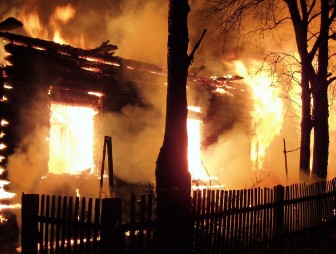 В Мостовском районе при пожаре жилого дома погиб мужчина