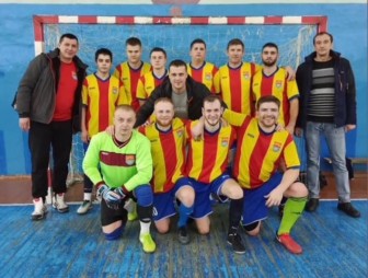 Мостовчане одержали уверенную победу в игре по мини-футболу