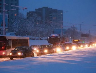 Метель и сильный ветер: Беларусь накрыл циклон «Волкер». Что происходит на дорогах?