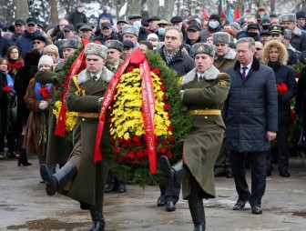 32 года спустя. Сотни жителей областного центра почтили память погибших воинов-интернационалистов на митинге-реквиеме в Гродно