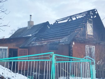 Причина пожара жилого дома в Мостах – неисправная электропроводка