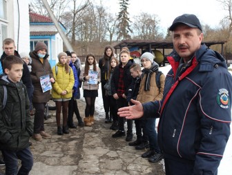 Осторожно: тонкий лёд. Как не попасть в ледяной плен, рассказали в Мостовской районной организации ОСВОД