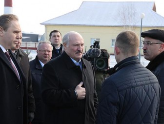 Лукашенко посещает Гродненскую область, его ждут на 'Молочном мире'