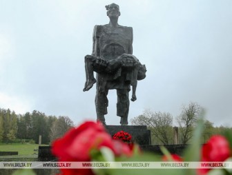 Лукашенко по случаю годовщины трагедии в Хатыни напомнил о важности исторической памяти